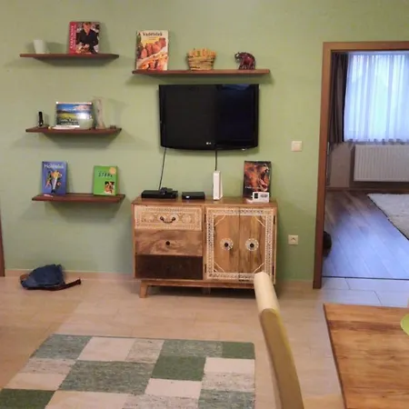 Aranypatak Apartmanhaz Дом отдыха *
